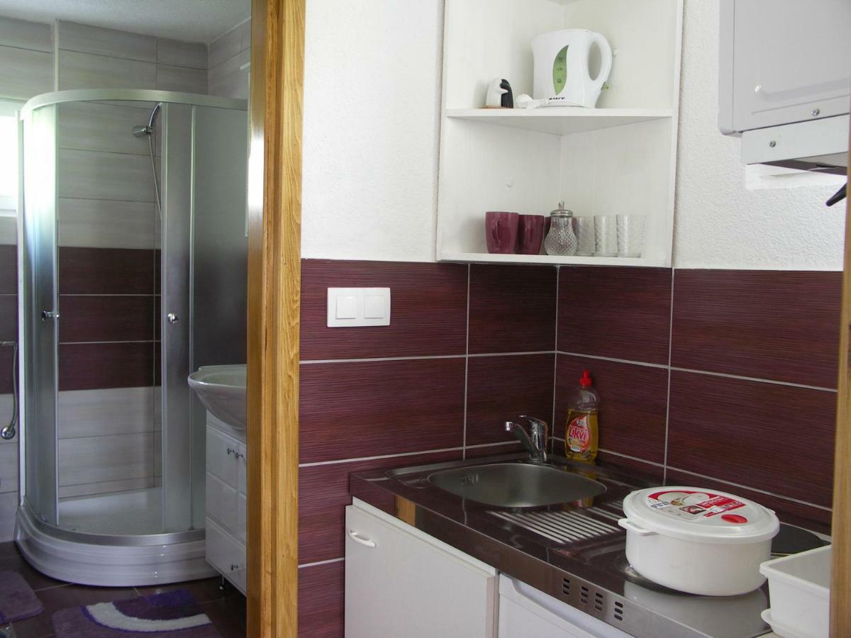 Apartments Zegarac House Korenica Esterno foto
